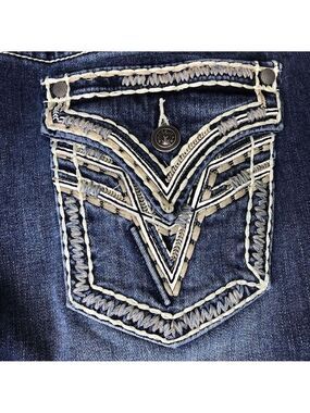 Size 14 Vigoss Women’s Denim Carpi Pants Heritage Fit Embroidered CN